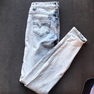 Acid wash jeans